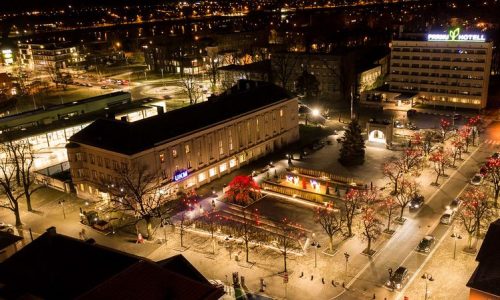 Pärnu Iseseisvuse väljak