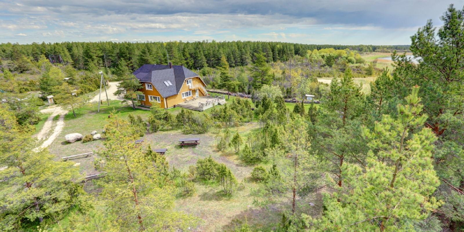 Pivarootsi õppe ja puhkekeskus, vaade territooriumile.