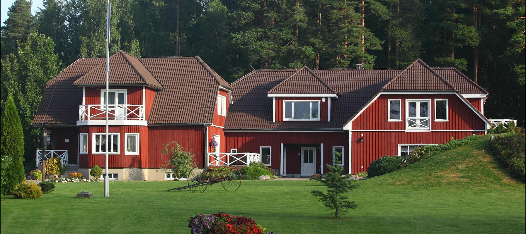 Klaara-Manni peamaja koos Melanie seminarikeskusega