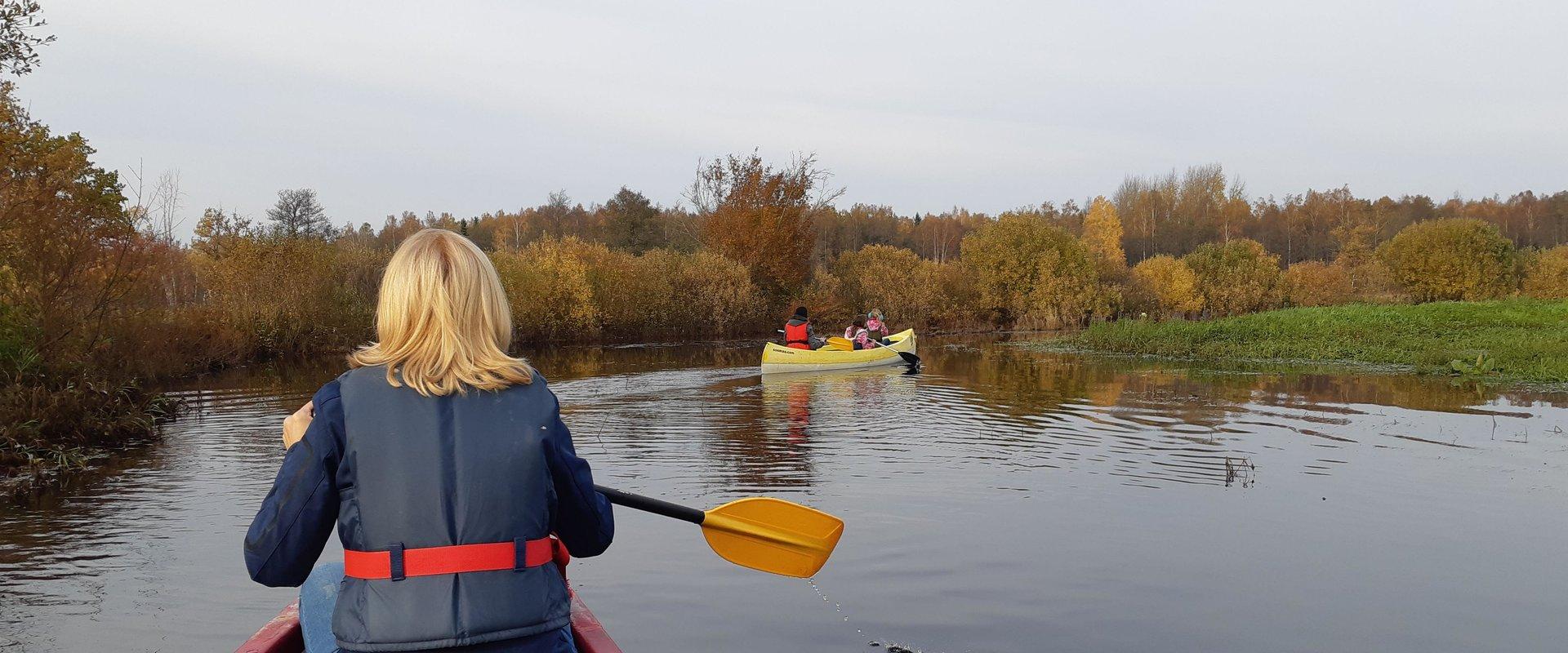 Kanuuga Soomaale sügisvärve nautima!