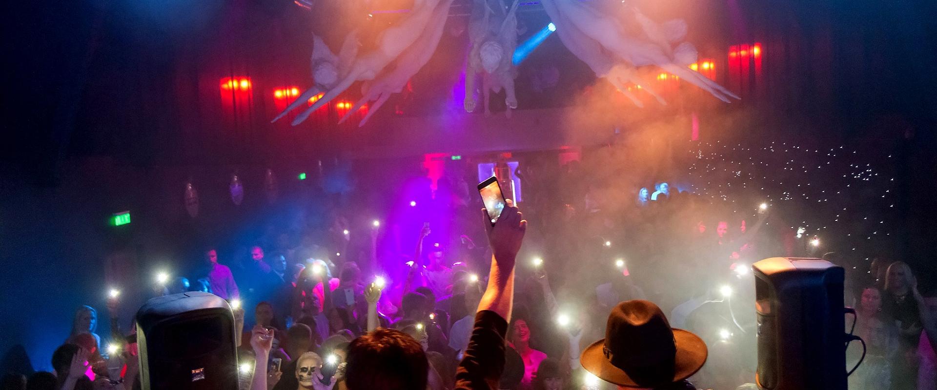 Yökerho Sugarissa järjestetään Pärnun kaupungin parhaat juhlat