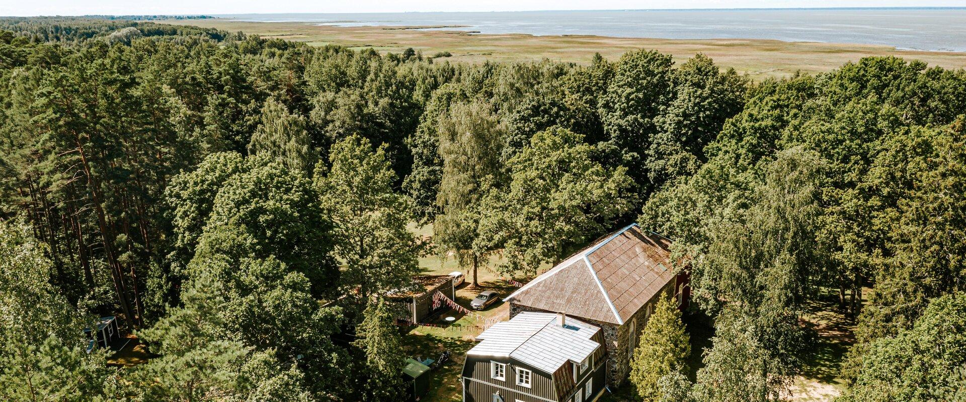 UKI Uulu Kirik Kultuuri-ja Puhkeküla, droonifoto