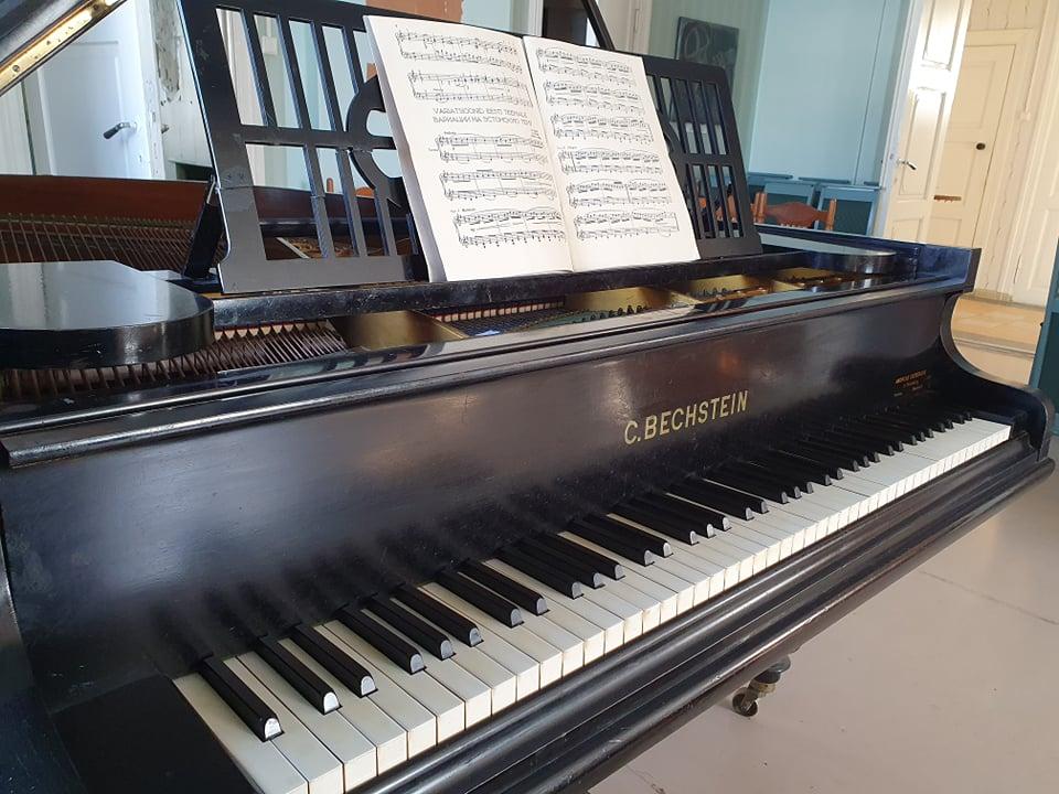 Heliloojate Kappide majamuuseumi heliloomingu töötuba