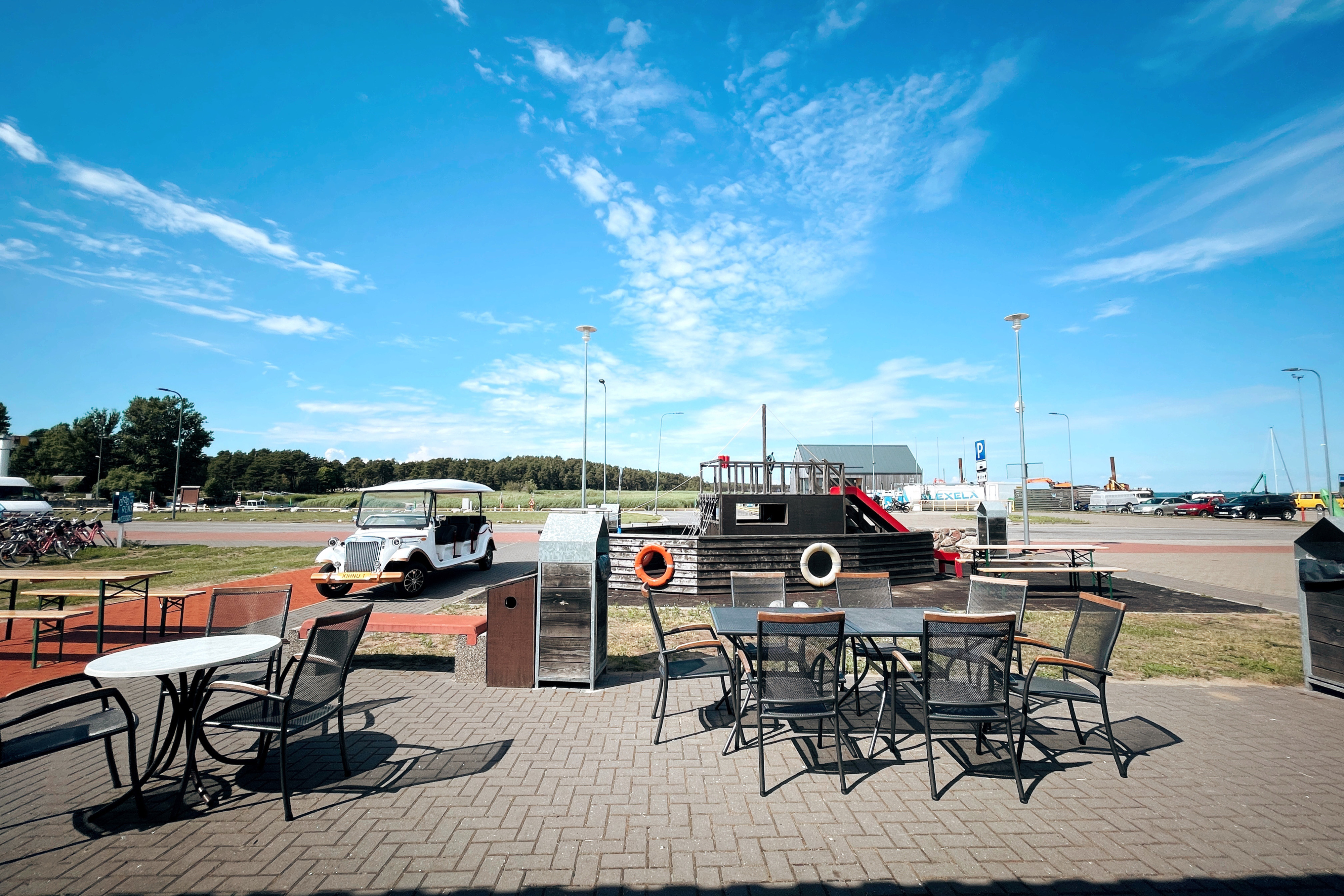 Vaade kohvikust Kihnule